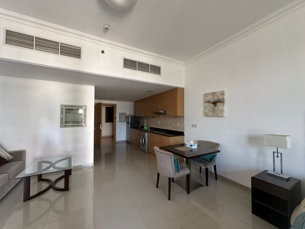 Lincoln Park Arjan Studio Apartment