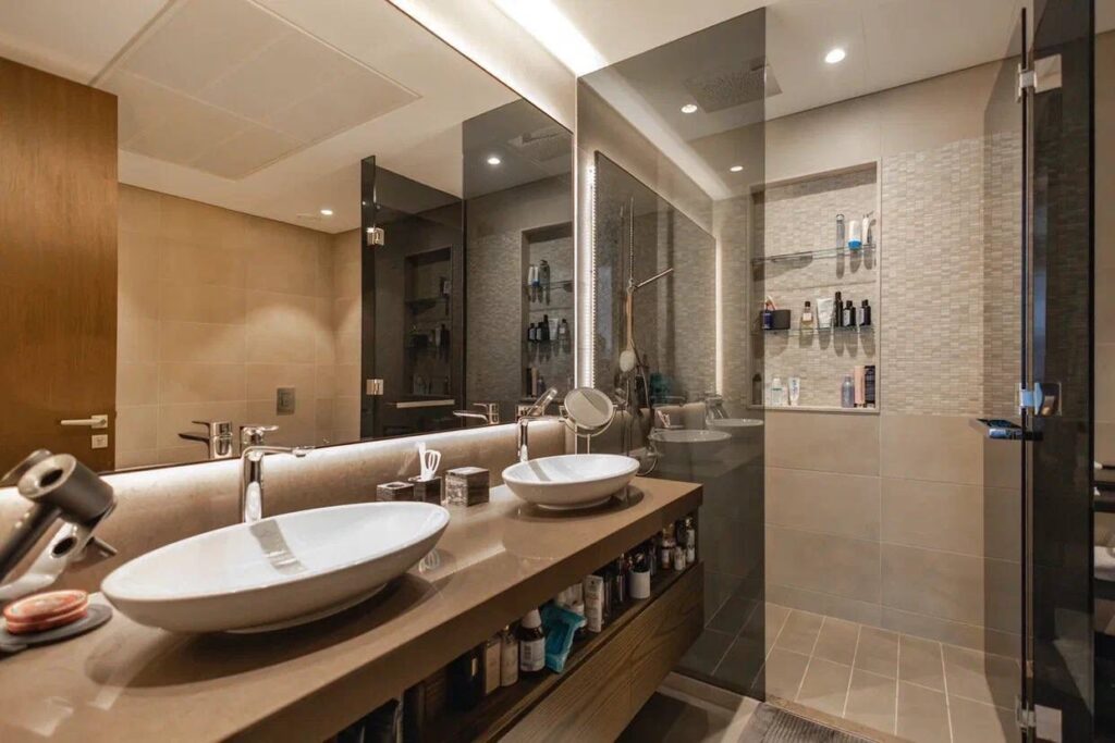 Marina Gate Upgraded Apartment