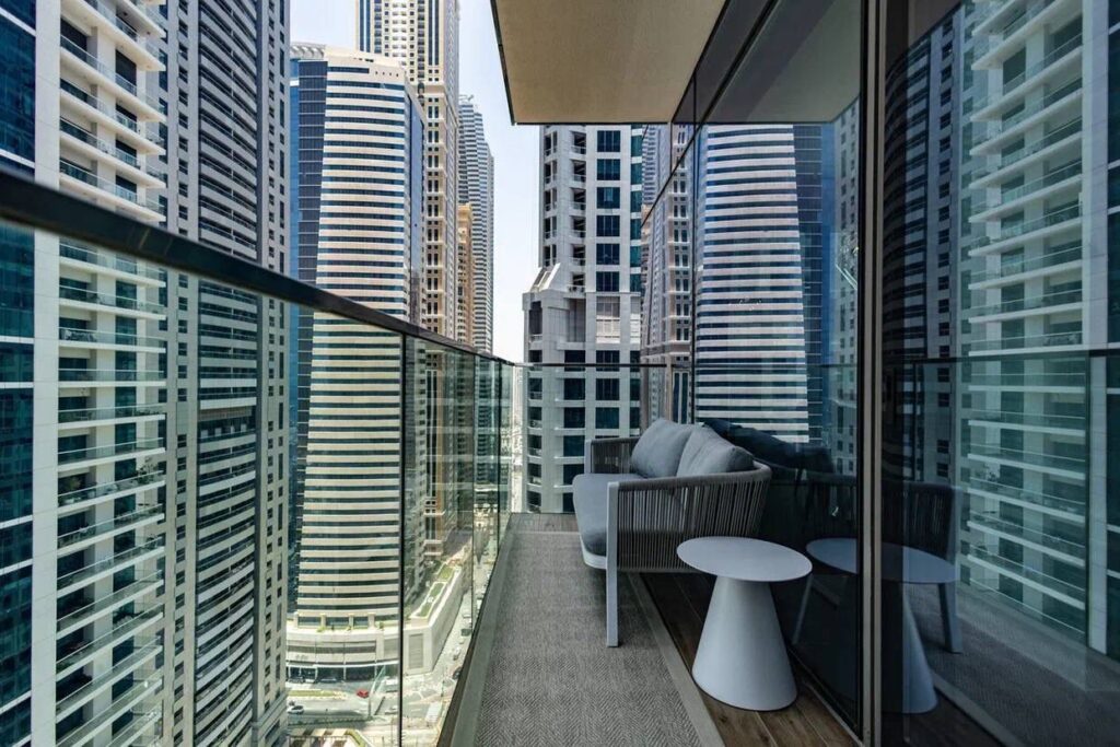 Marina Gate Upgraded Apartment